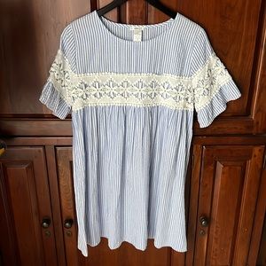 Esley dress blue white seersucker size Medium (M) Easter